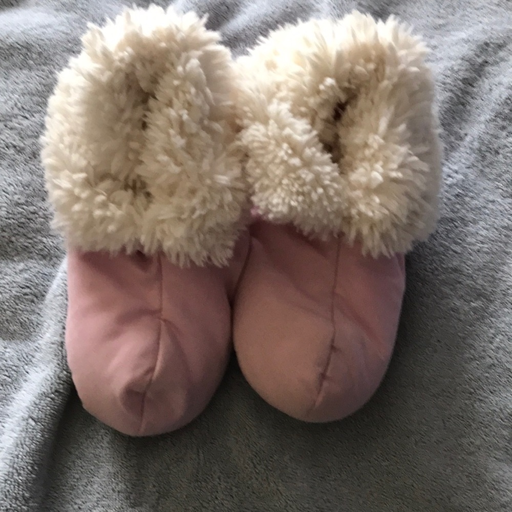 Pottery barn slippers awesome condition !